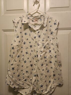 SO White Sleeveless Button-Up Top with Blue Star & Anchor Print